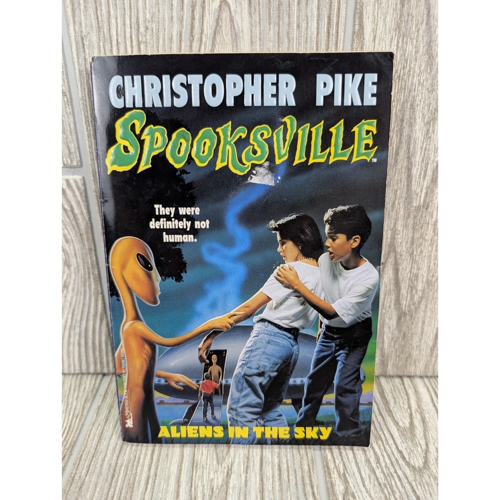 VINTAGE Christopher Pike‎ Spooksville Paperback #4 Aliens in the Sky 90s Teen